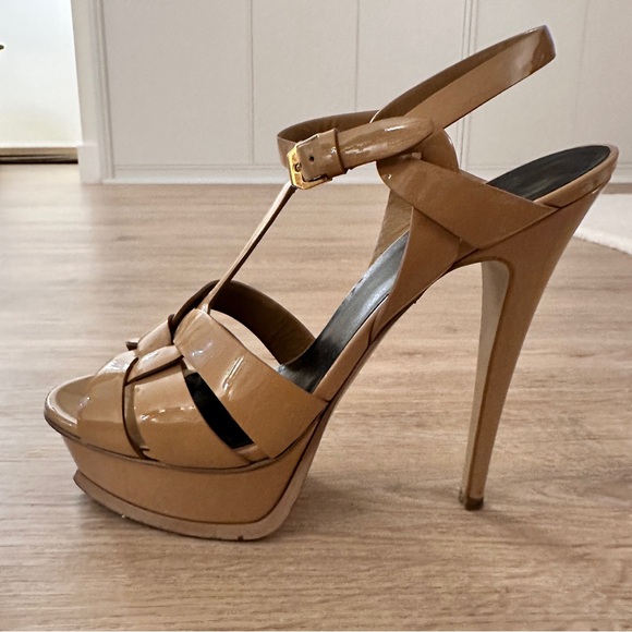 YSL - TRIBUTE PLATFORM SANDALS IN PATENT LEATHER - Picture 3 of 17